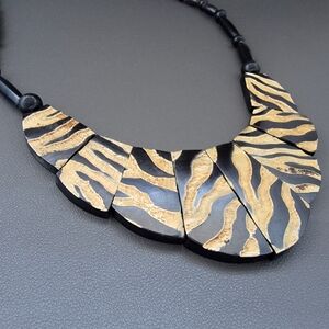 Hand-Carved Black Lacquer and Wood Necklace – Artisan Zebra Pattern Bib